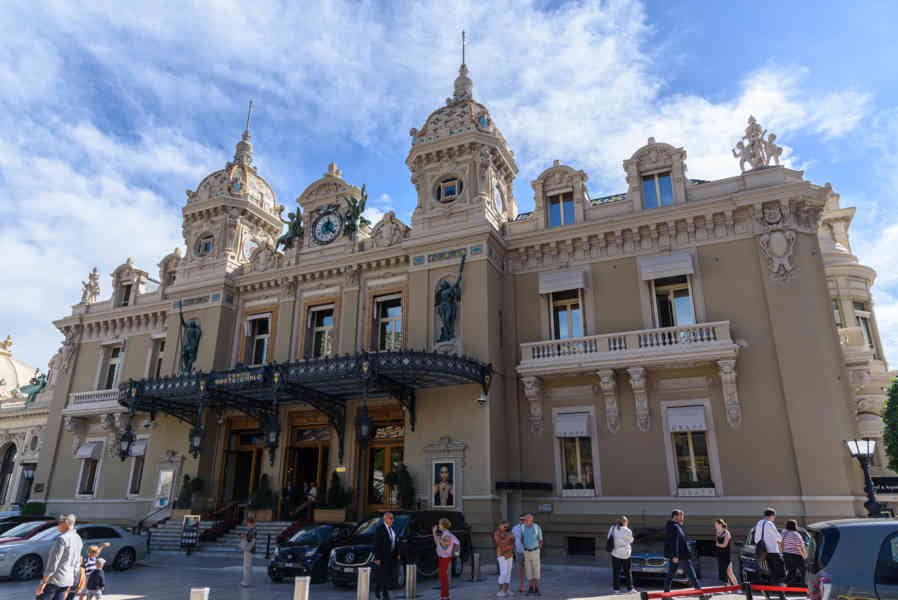 Principado de Mónaco 26 - Montecarlo - casino de Montecarlo.jpg